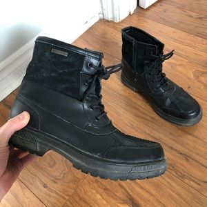 Fur-lined snow boots